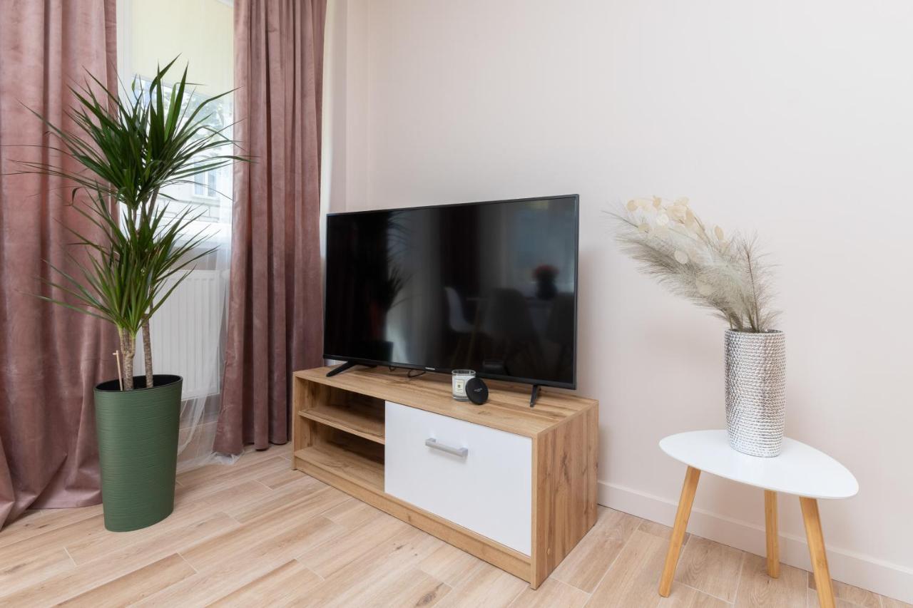 Mokotow Apartments Reytan By Noclegi Renters Warsaw Ngoại thất bức ảnh